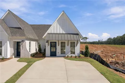 1037 Hunters Way, Opelika, AL 36801