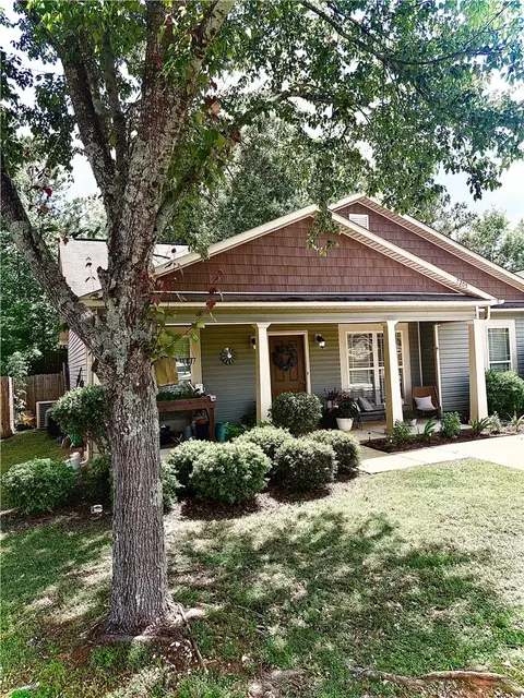 2205 Winding Oak Dr, Opelika, AL 36804