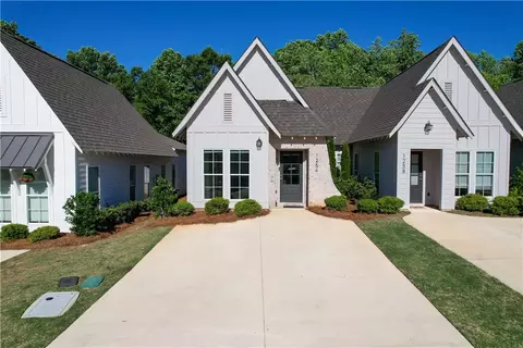 1254 Burrow Cir, Opelika, AL 36801