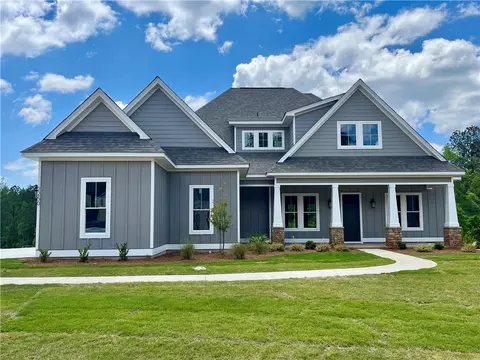 2250 Quail Holw, Opelika, AL 36801
