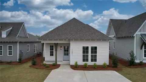 067 Summer St, Opelika, AL 36804