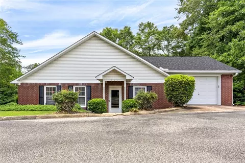 543 Homewood Dr, Auburn, AL 36830