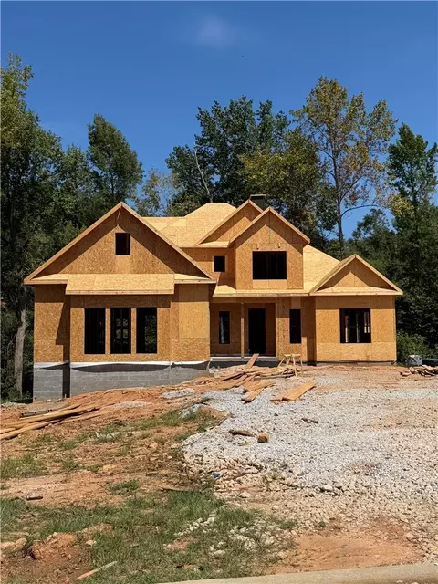 720 Ski Spray Pt, Opelika, AL 36804
