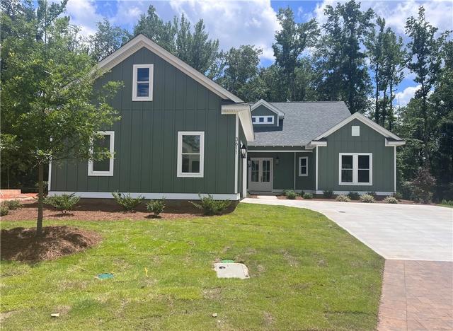 3611 Golden Eagle Ln, Opelika, AL 36801