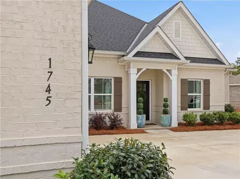 1745 Cushman Dr, Opelika, AL 36801