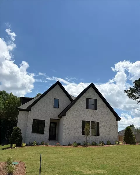 118 Coachmans Drs, Auburn, AL 36832