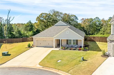 934 Great Bear Rd, Opelika, AL 36804