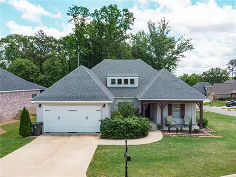 1695 Lois Ln, Auburn, AL 36832