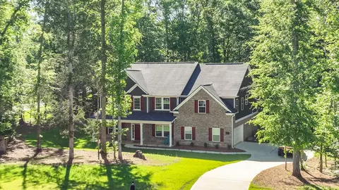 957 Ski Spray Pt, Opelika, AL 36804
