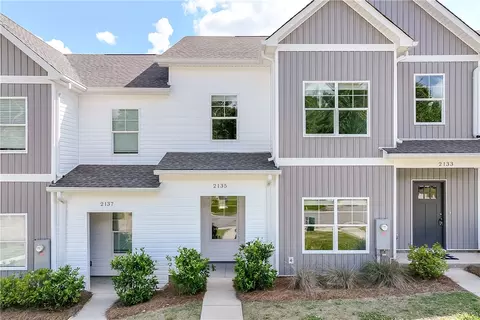 2135 Cobblestone Dr, Opelika, AL 36804