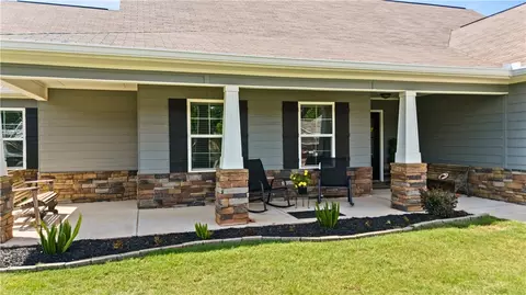 2702 E Point Dr, Opelika, AL 36804