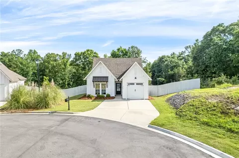 569 Cedarbrook Dr, Auburn, AL 36830