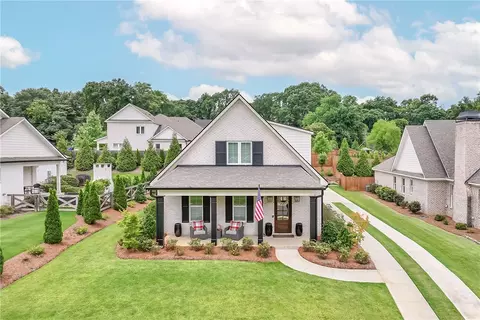 557 Arbor Dr, Auburn, AL 36830