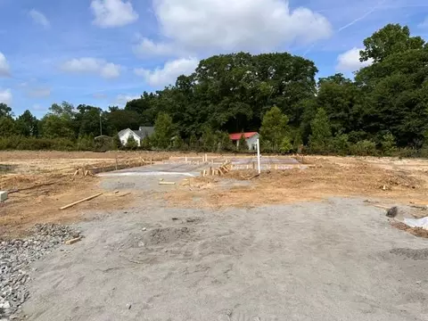 359 Black Oak Dr, Smiths Station, AL 36877