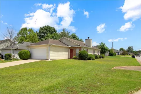 738 Whitaker Ln, Auburn, AL 36830