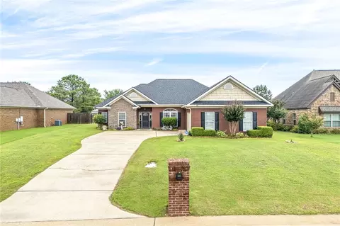 905 Beauford Dr, Opelika, AL 36804