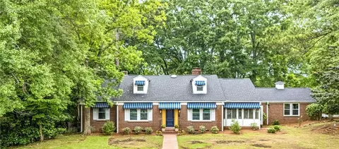 715 N 10th St, Opelika, AL 36801