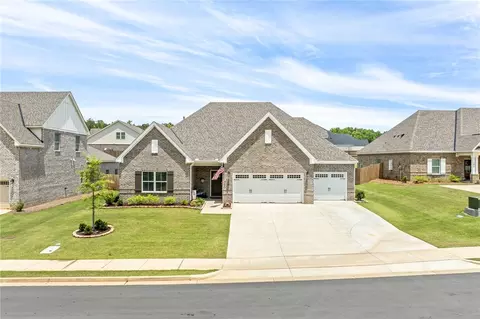 1474 Maggie Dr, Opelika, AL 36801