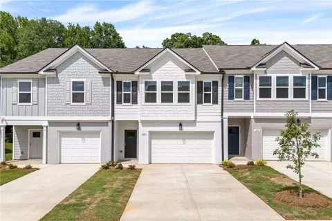 1221 Mccoy St, Opelika, AL 36801