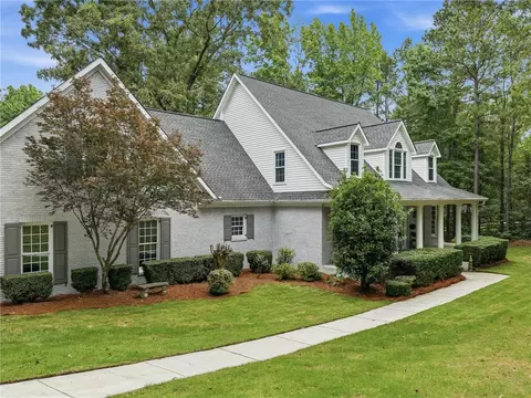 8882 Tara Ln, Auburn, AL 36830