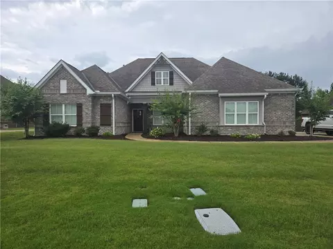 739 Towne Lake Pkwy, Opelika, AL 36804
