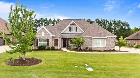 739 Towne Lake Pkwy, Opelika, AL 36804