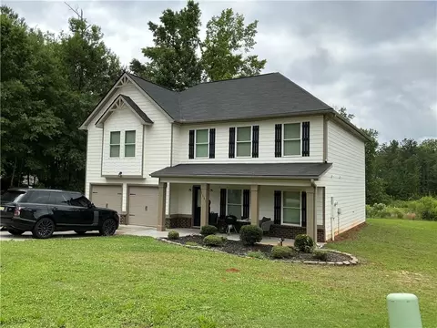1081 Lizlin Dr, Opelika, AL 36801