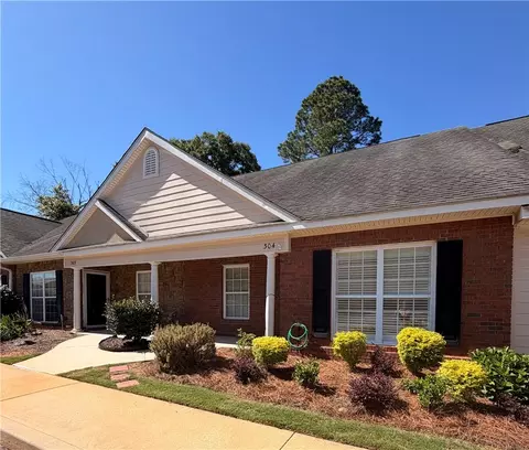 1515 Fitzpatrick Rd #304, Opelika, AL 36801