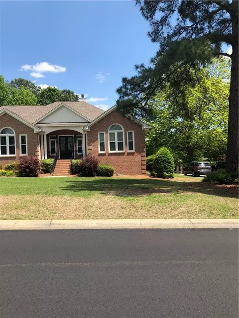 3203 Tifton Ln, Opelika, AL 36804