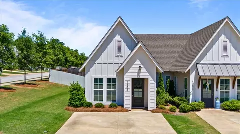 1299 Burrow Cir, Opelika, AL 36801