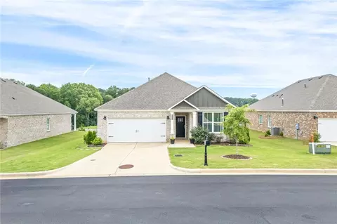 2513 Farmville Lakes Dr, Auburn, AL 36830