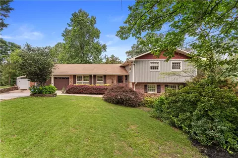 212 Redwood Ct, Auburn, AL 36830