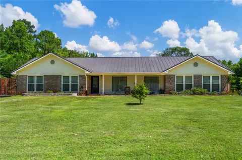 300 S Cedarbrook Dr, Auburn, AL 36830