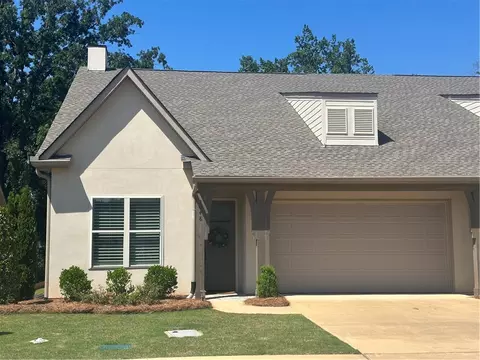 3048 Lakewood Ln, Opelika, AL 36801