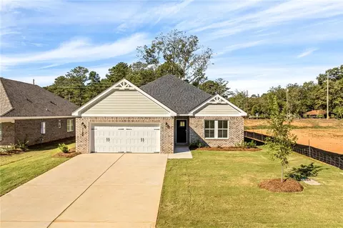 1186 Ontario Rd, Opelika, AL 36804