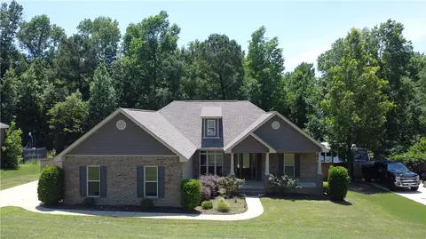408 Woodhaven Ln, Wetumpka, AL 36093