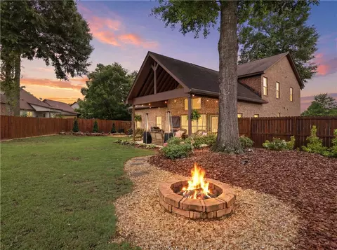 1230 Weatherford St, Auburn, AL 36830