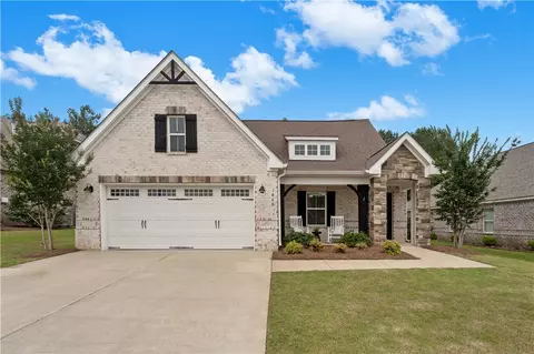 1060 Hampstead Ln, Opelika, AL 36801