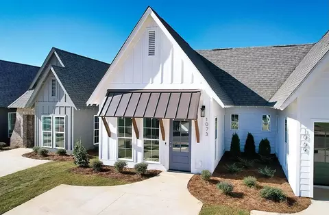 1073 Burrow Cir, Opelika, AL 36801
