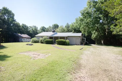 1310 Crawford Rd, Opelika, AL 36804