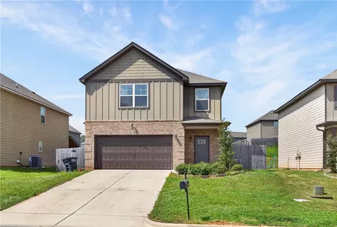 2634 Dunstan Ln, Opelika, AL 36804