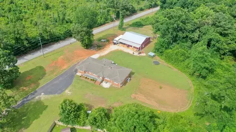 7235 20th Ave, Valley, AL 36854