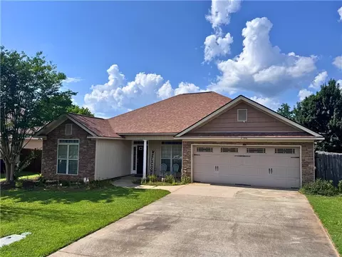 2706 Youngwood Ln, Opelika, AL 36801