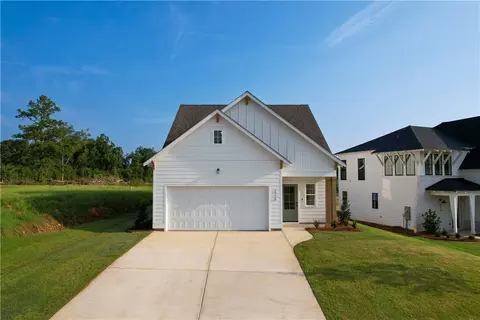 226 Firefly Ln, Opelika, AL 36804