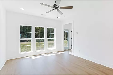 Living - 226 Firefly Ln, Opelika, AL 36804 photo 3 of 3