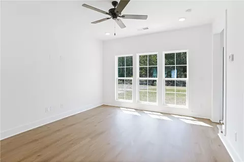 Living - 226 Firefly Ln, Opelika, AL 36804 photo 2 of 3