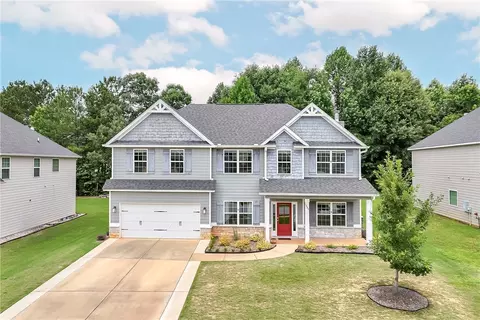 1862 Wildwood Dr, Opelika, AL 36804