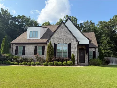 217 Brookshire Ct, Auburn, AL 36832