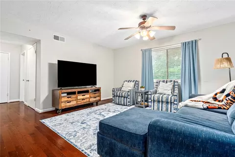 522 N Donahue Dr #7, Auburn, AL 36830