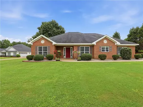 374 Lee Road 370, Valley, AL 36854